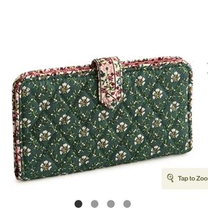 Vera Bradley Floral Green Red Misteltoe Quilted Women's Wallet